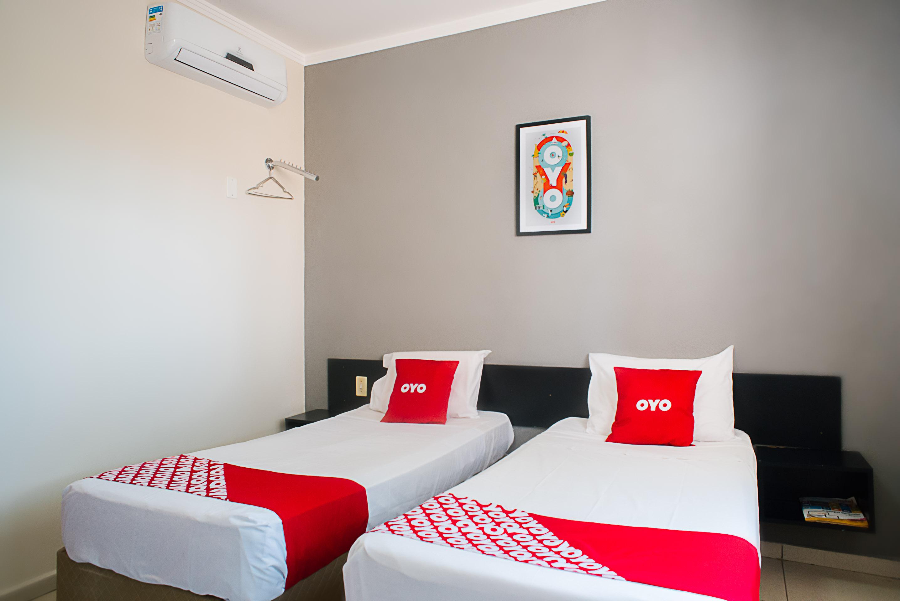 קמפו גרנדה Oyo Cerrado Hotel, Campo Grande מראה חיצוני תמונה A room at an OYO hotel in India
